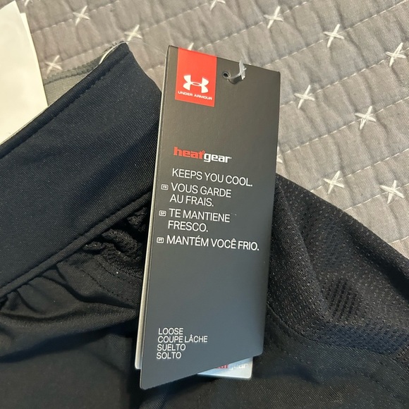 2 for $20 Under Armour Women's Athletic Black Shorts - Picture 5 of 6